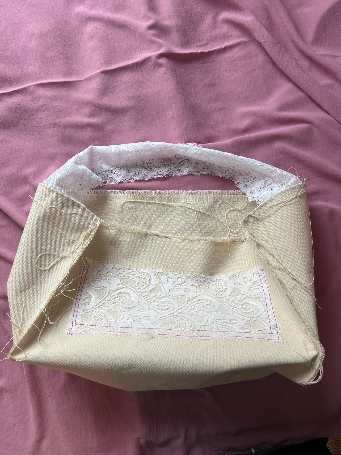 Handmade bag with lace