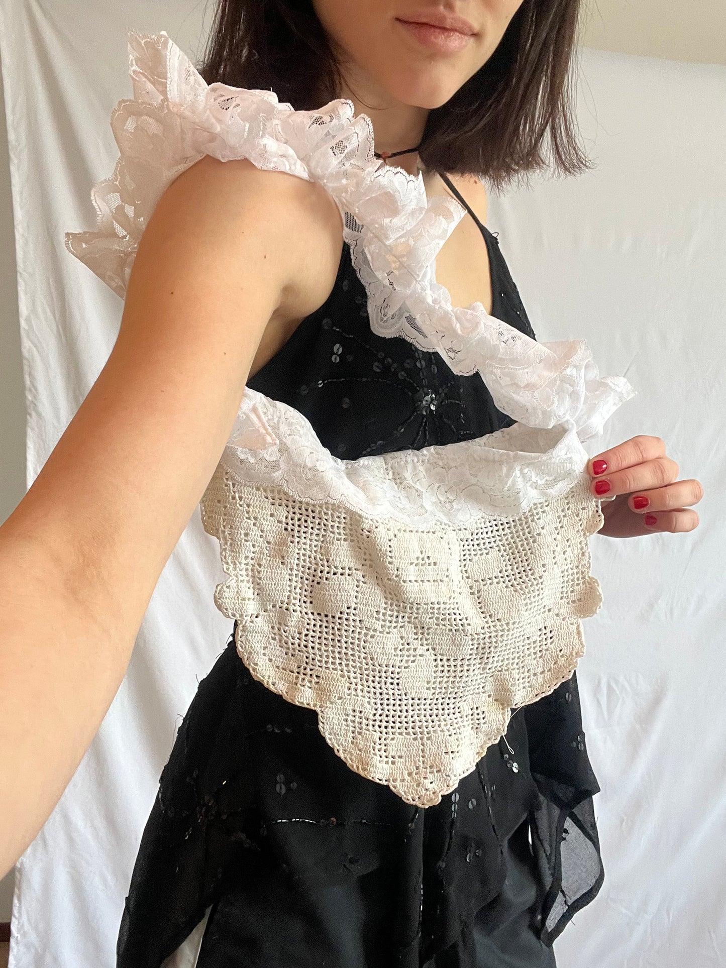 Upcycled teacloth bag with ruffled lace